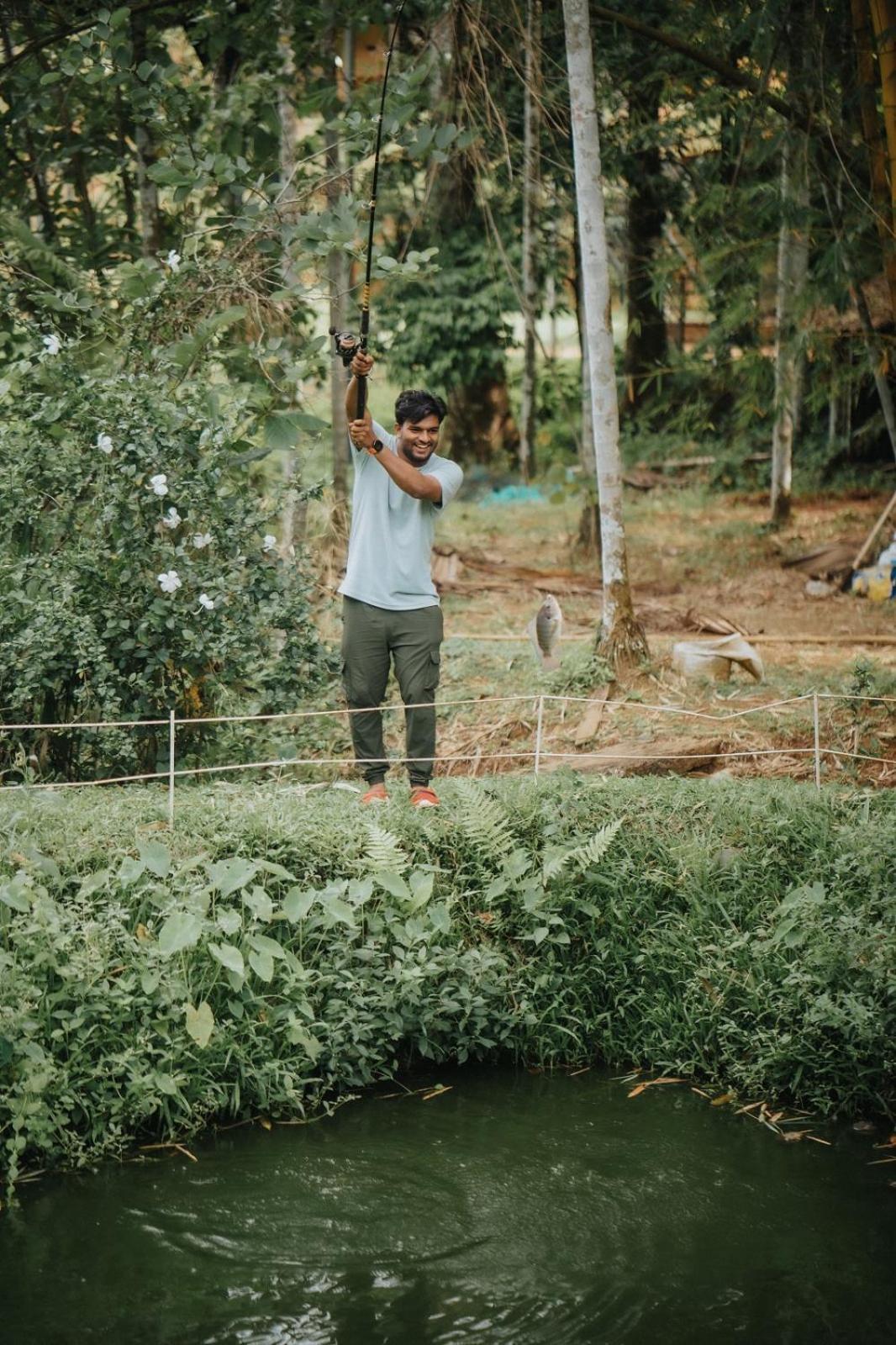 Thenmala Ecoresort Punalur Exteriör bild